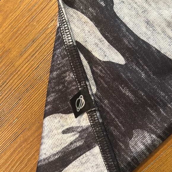 Terez Camouflage Crop Leggings Sz Small Black & Gray - Picture 3 of 5